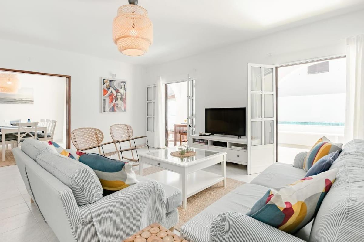 Beachfront Villa With Private Pool In Manta Rota Vila Nova de Cacela Dış mekan fotoğraf