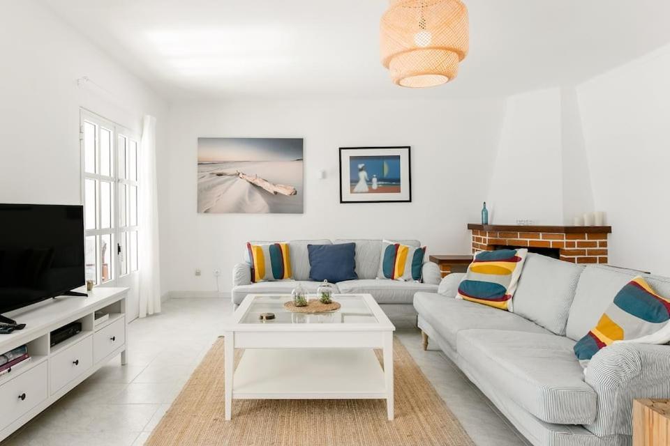 Beachfront Villa With Private Pool In Manta Rota Vila Nova de Cacela Dış mekan fotoğraf